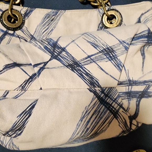 Vera Wang Fabric Tote Bag with attached  purse - Picture 4 of 8